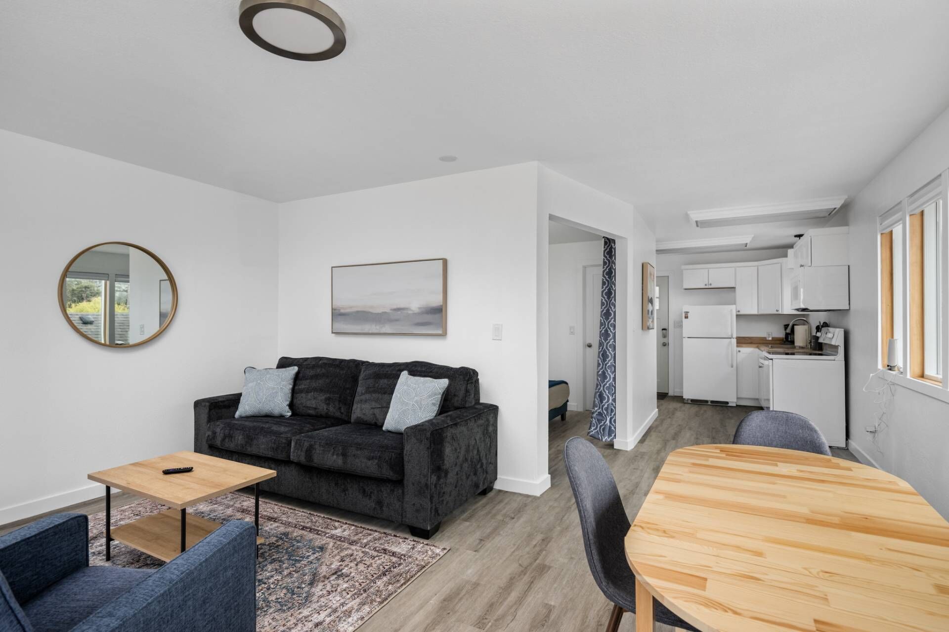 Gorgeous Coastline Setting, Pet Friendly, Seconds to Beach, Community Fire-Pit & Volleyball - Unit 2