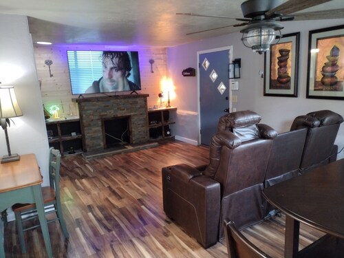 Palm House near River Park Fresno's Hot Spot