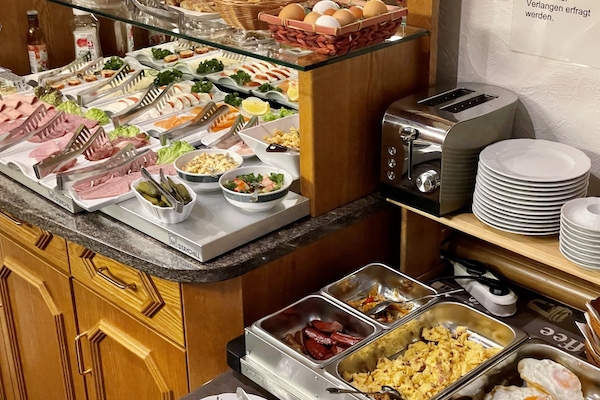 Petit déjeuner buffet compris tous les jours