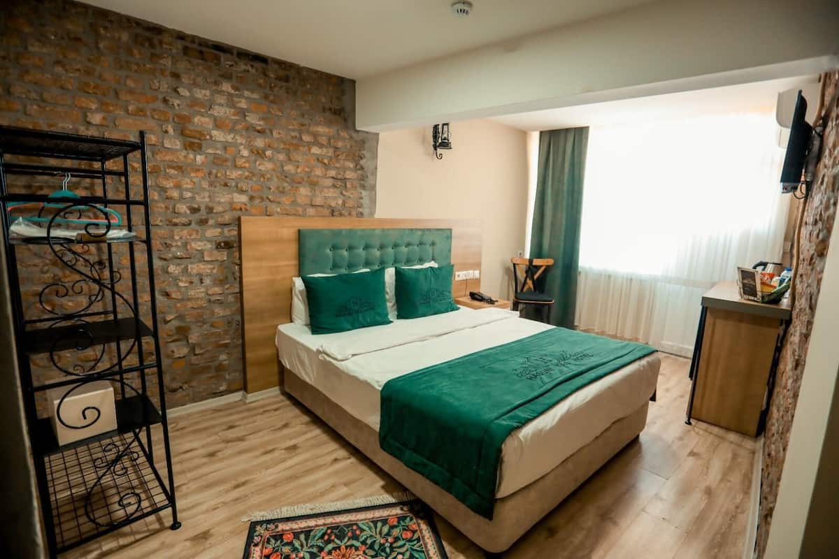 Standard Double Room, City View | Egyptian cotton sheets, premium bedding, minibar, in-room safe