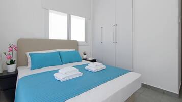 3 soverom, strykejern/-brett, internettilgang og sengetøy