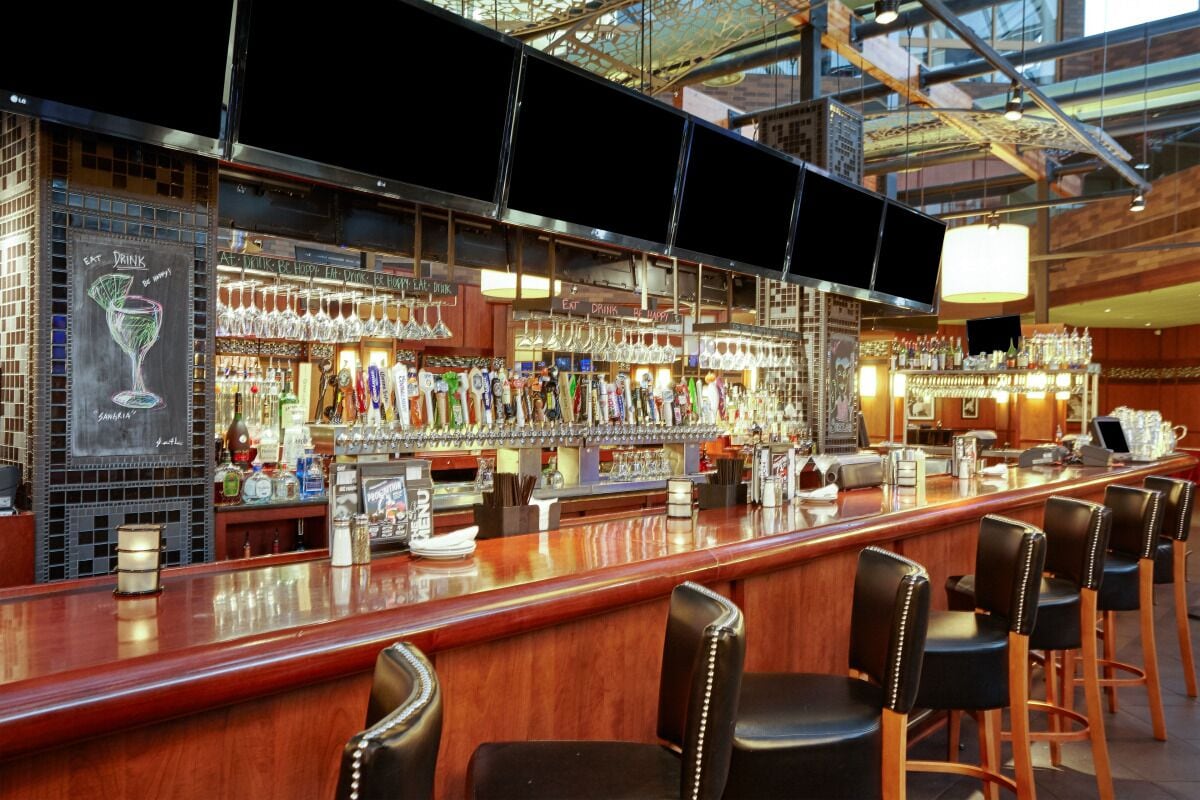 Comfort & Convenience Awaits! Family-friendly, Free Parking, Onsite Restaurant