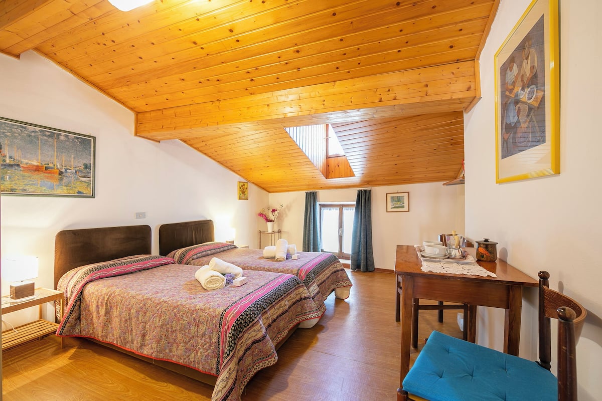 Family Apartment, Multiple Bedrooms (Appartamento Miorelli 1) | 3 bedrooms, free WiFi, bed sheets