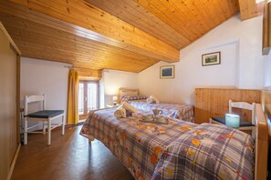 Family Apartment, Multiple Bedrooms (Appartamento Miorelli 1) | 3 bedrooms, free WiFi, bed sheets - Appartamento Miorelli (Nago-Torbole)
