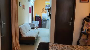 1 bedroom, desk, iron/ironing board, free WiFi