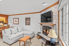 Unclassified image, 3 of 44, button