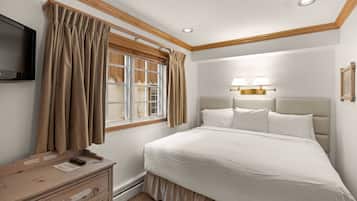 4 bedrooms, iron/ironing board, WiFi (free), bed sheets
