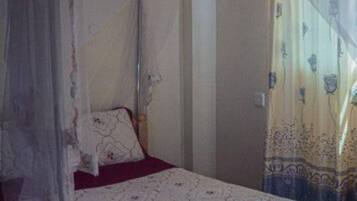 Standard Room | Bed sheets