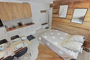 1 chambre, bureau, fer et planche à repasser, Wi-Fi gratuit