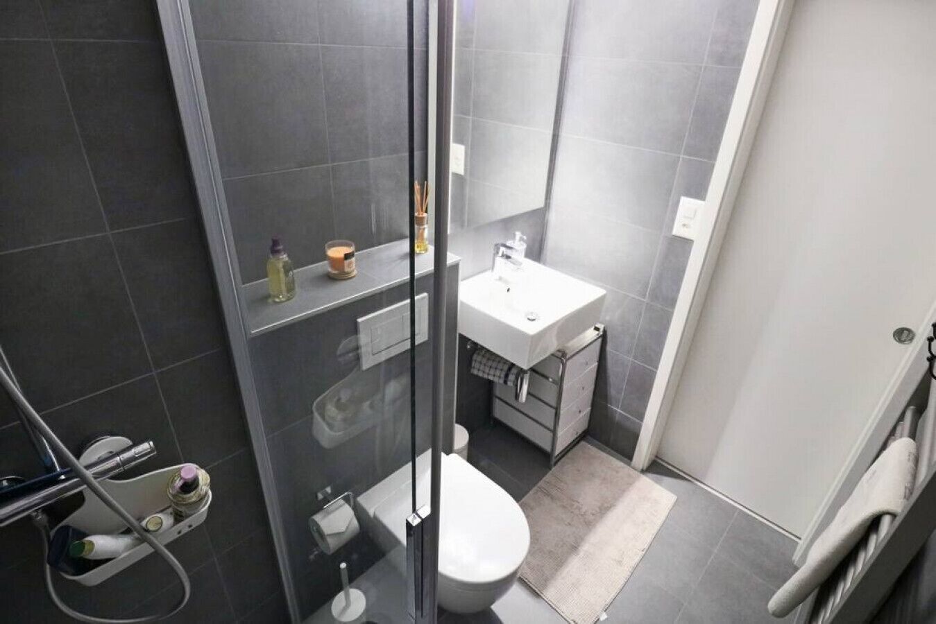 Hair dryer, towels