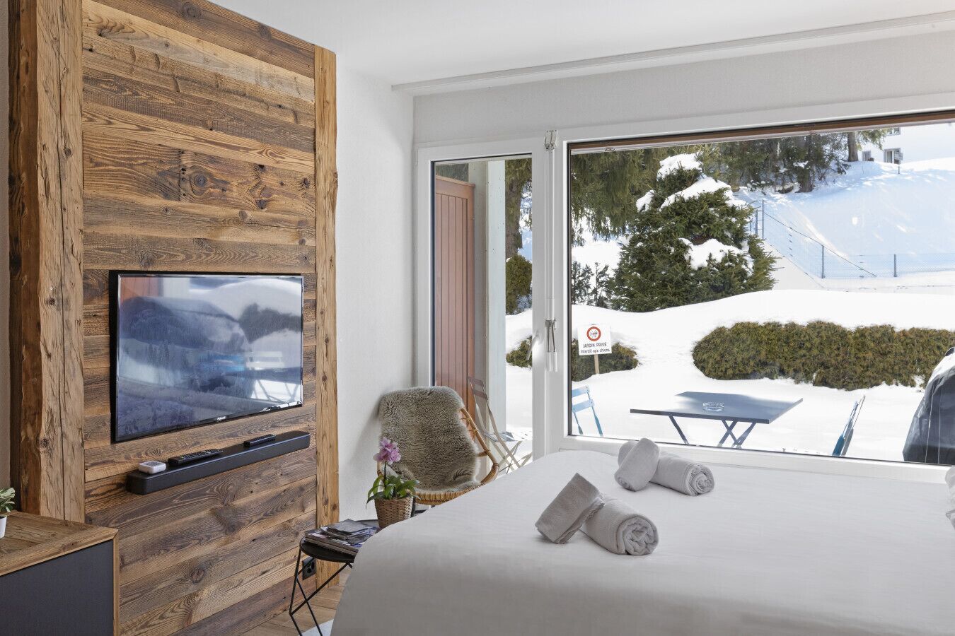 Desk, iron/ironing board, free WiFi, bed sheets