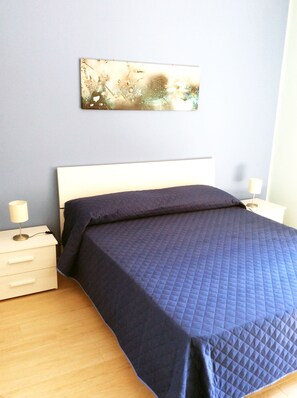 2 bedrooms, desk, iron/ironing board, free WiFi