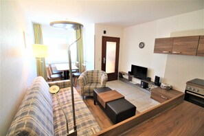 Unclassified image, 4 of 14, button