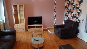 Smart TV, DVD player, books, computer monitors