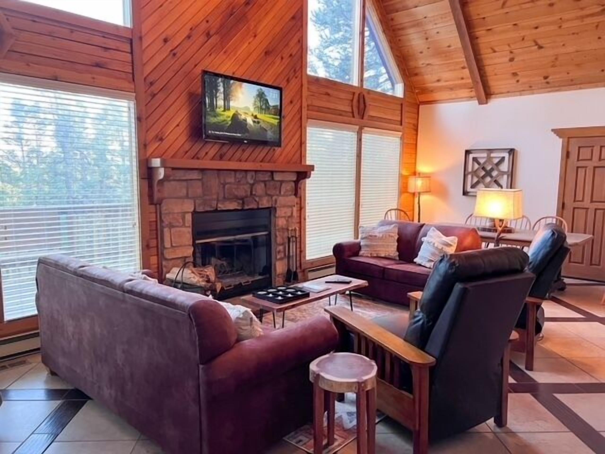 Hot Tub | Wildlife | Fire-Pit | WiFi | Shiloh Lodge