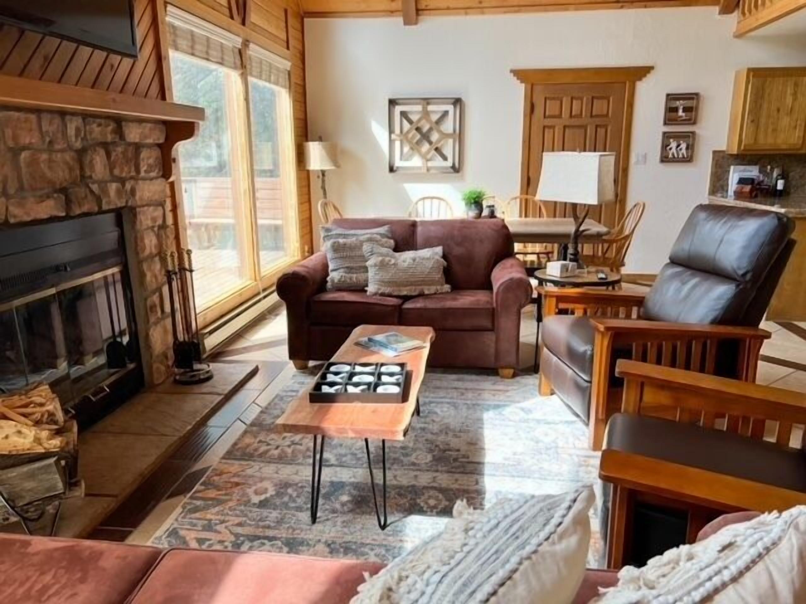 Hot Tub | Wildlife | Fire-Pit | WiFi | Shiloh Lodge