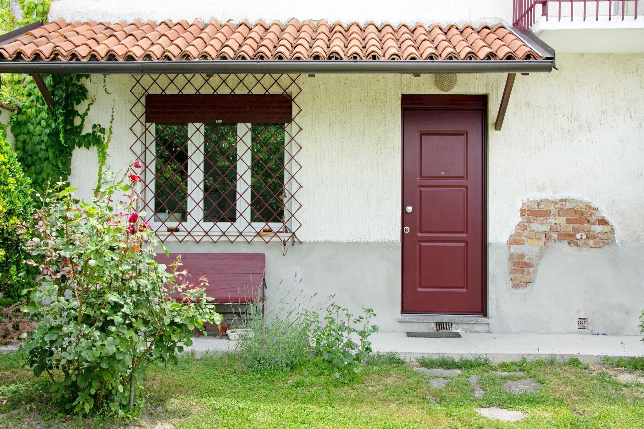 Holiday home in Asti overlooking a hill view from the garden