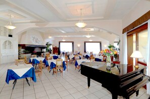 Daily buffet breakfast for a fee - Toscana Wellness Resort (Arcidosso)