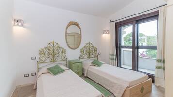 3 slaapkamers, een strijkplank/strijkijzer, gratis wifi, beddengoed