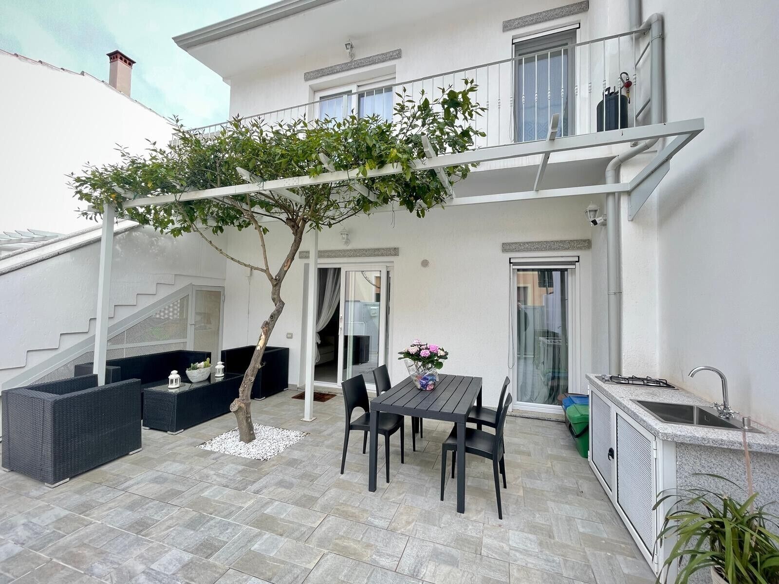 屋外ダイニングエリア