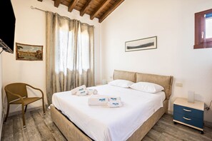 3 chambres, fer et planche à repasser, Wi-Fi gratuit, draps fournis