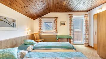 1 bedroom, free WiFi, bed sheets