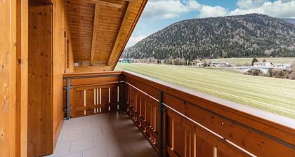 Apartment 'Unterhauserhof C' with Mountain View, Wi-Fi, Balcony & Garden