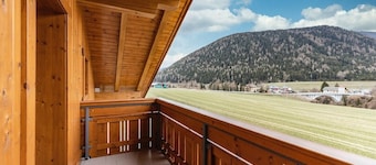 Apartment 'Unterhauserhof C' with Mountain View, Wi-Fi, Balcony & Garden