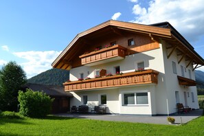 Exterior - Apartment 'Unterhauserhof C' with Mountain View, Wi-Fi, Balcony & Garden (Mitterolang)