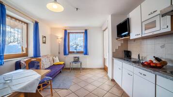 Fernseher, Tischtennisplatte