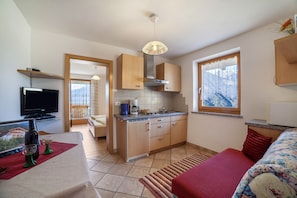 TV, mesa de pingue-pongue