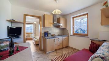 Télévision, table de tennis de table