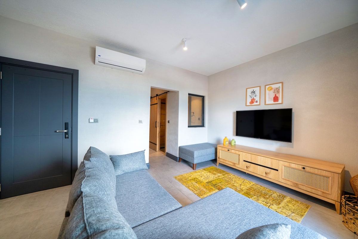 Romantic Suite | 1 bedroom, Egyptian cotton sheets, premium bedding, down duvets