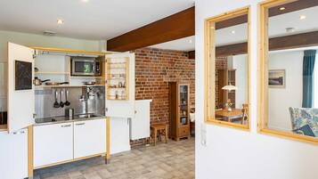 Fridge, microwave, dishwasher