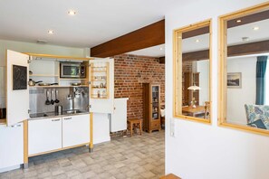 Kühlschrank, Mikrowelle, Geschirrspüler