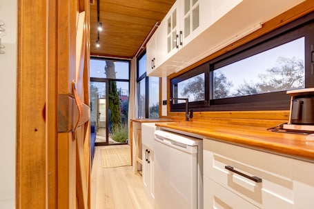 Vagon House | Private kitchenette | Mini-fridge, electric kettle, cookware/dishes/utensils