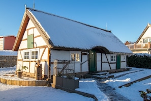 Exterior - Vacation apartment Rügen - Fischerkate Freest (Kröslin)