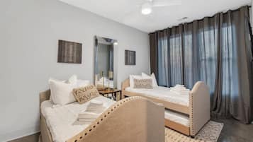 4 bedrooms, desk, iron/ironing board, free WiFi