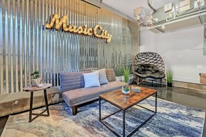 Smart TV, fireplace, table tennis