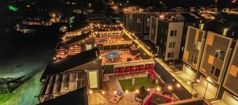 Jolene`s Rooftop - Amazing views of downtown