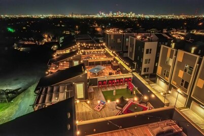 Jolene`s Rooftop - Amazing views of downtown