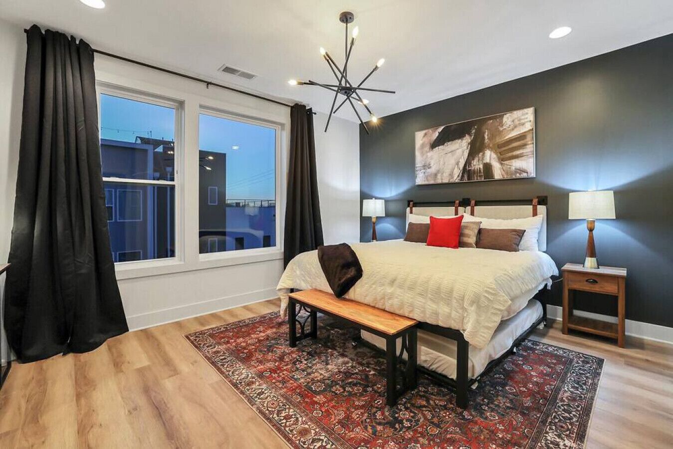 4 chambres, fer et planche à repasser, Wi-Fi gratuit, draps fournis