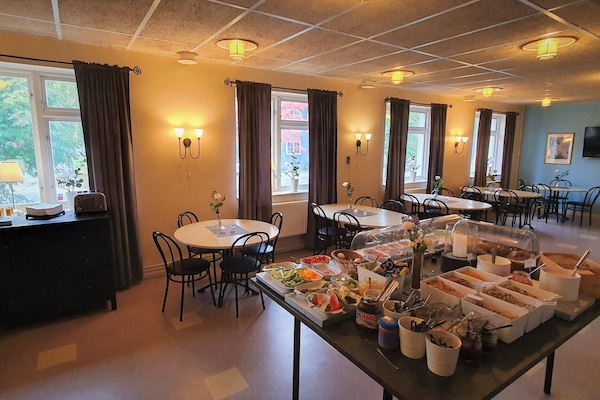 Petit déjeuner buffet compris tous les jours