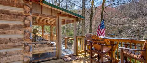 تناول الطعام بالخارج