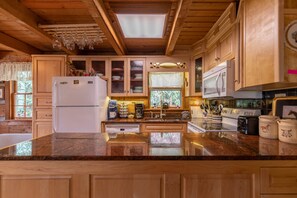 Fridge, microwave, dishwasher, coffee/tea maker