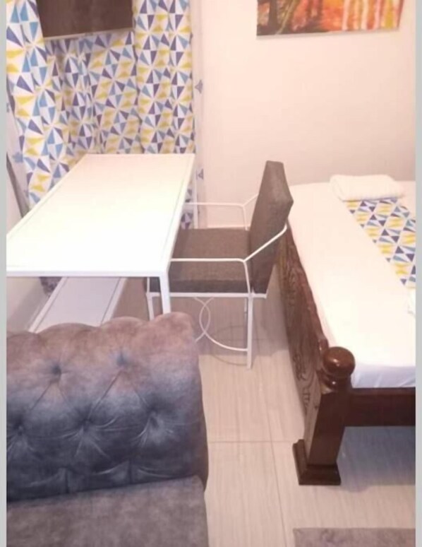 1 bedroom, desk, free WiFi