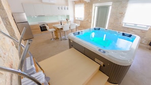 2 bedrooms, individually decorated, individually furnished, free WiFi