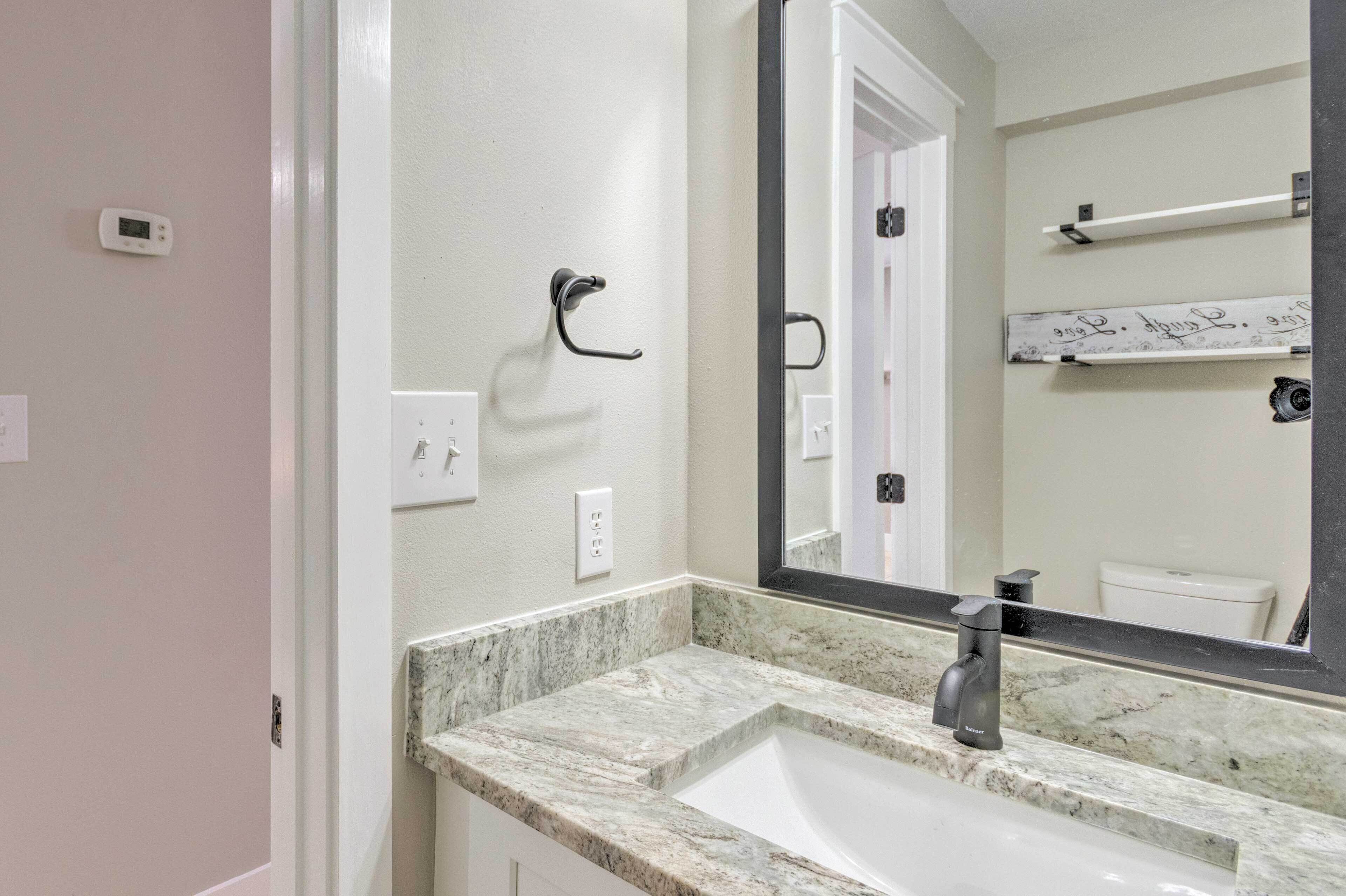 Fort Walton Beach Townhome < 3 Mi to the Beach!