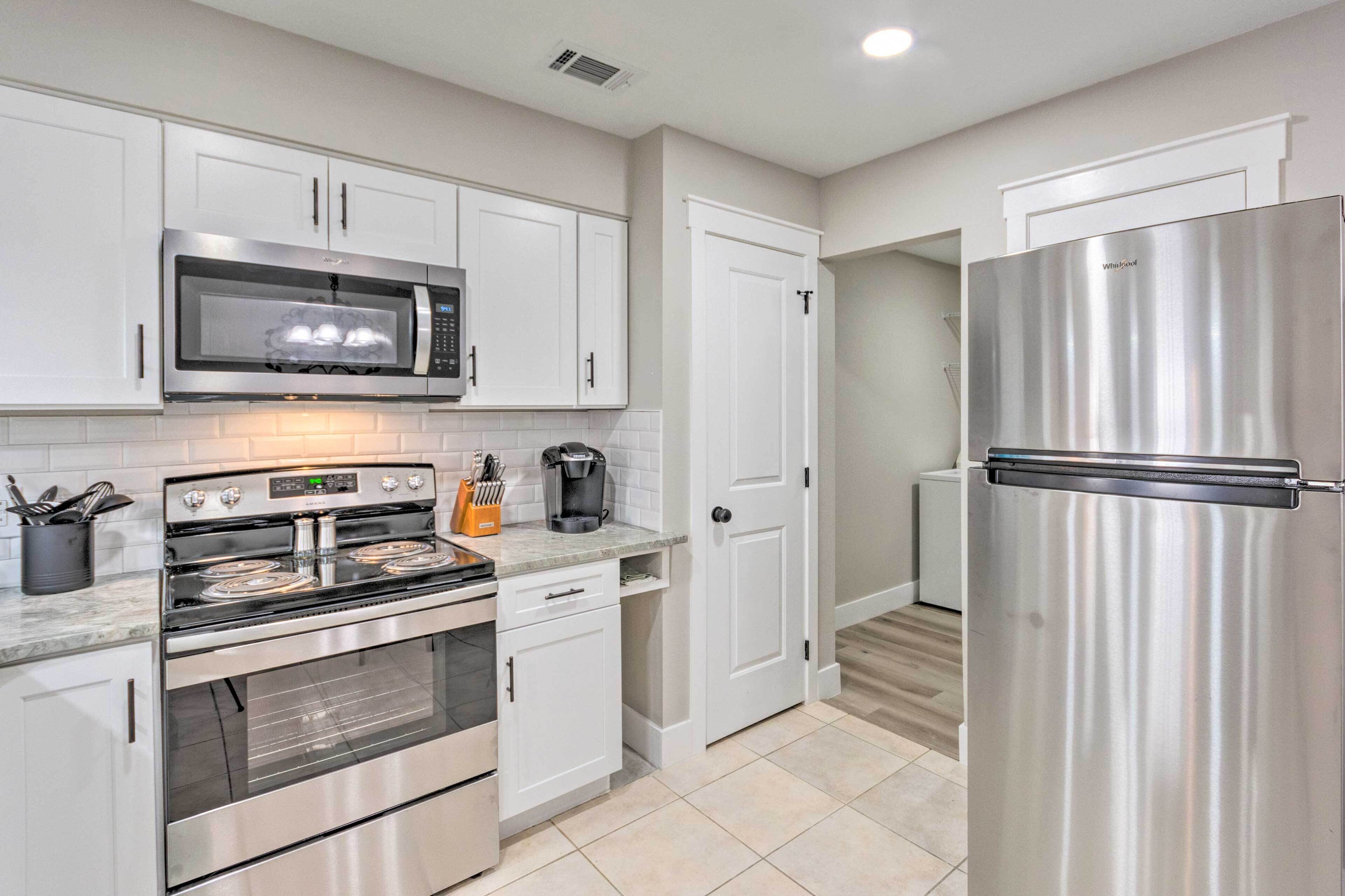 Fort Walton Beach Townhome < 3 Mi to the Beach!