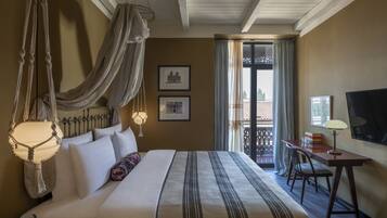 Deluxe Double Room | Premium bedding, minibar, in-room safe, individually decorated
